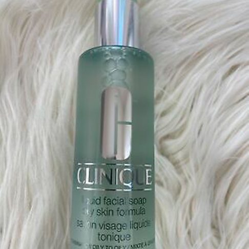 clinique-liquid-facial-oily-arte2