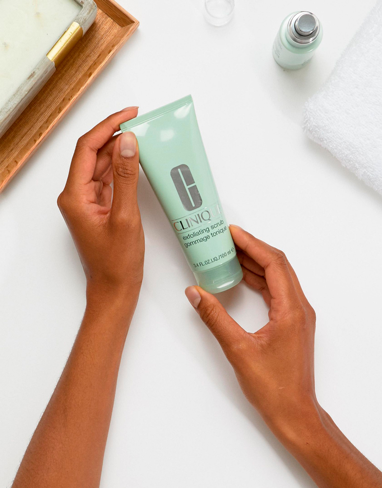 clinique-exfoliating-scrub-gommage-tonique-arte