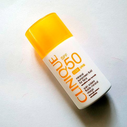 clinique-spf50-mineral-fluid-forface-arte2
