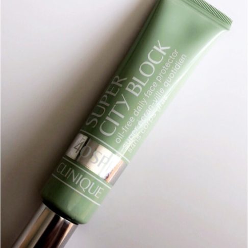 clinique-super-city-block-40-spf-arte2