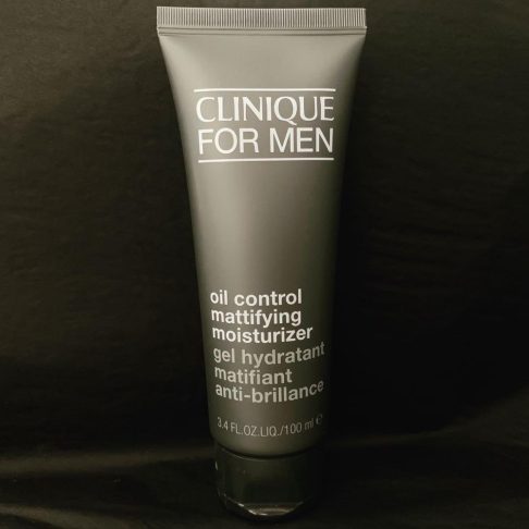 clinique-men-oil-control-mattifying-arte3