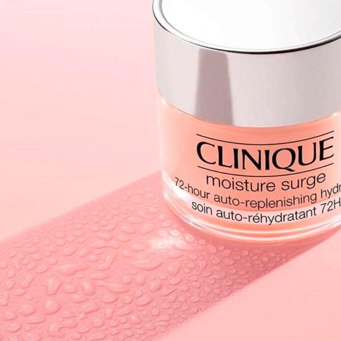 clinique-moisture-surge-72horas-auto-replenishing-arte2