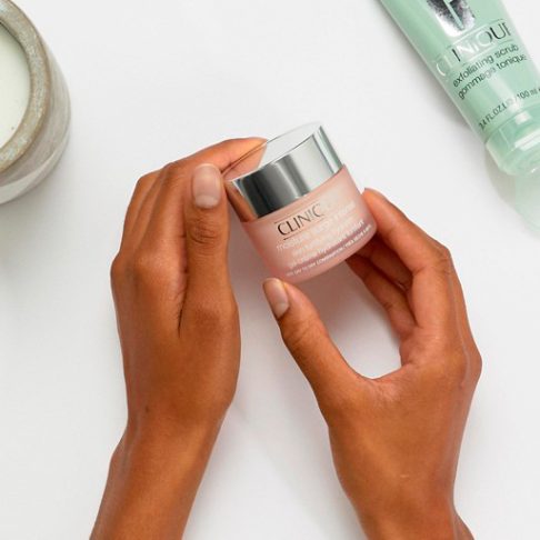 clinique-moisture-surge-intense-skin-fortifying-arte3