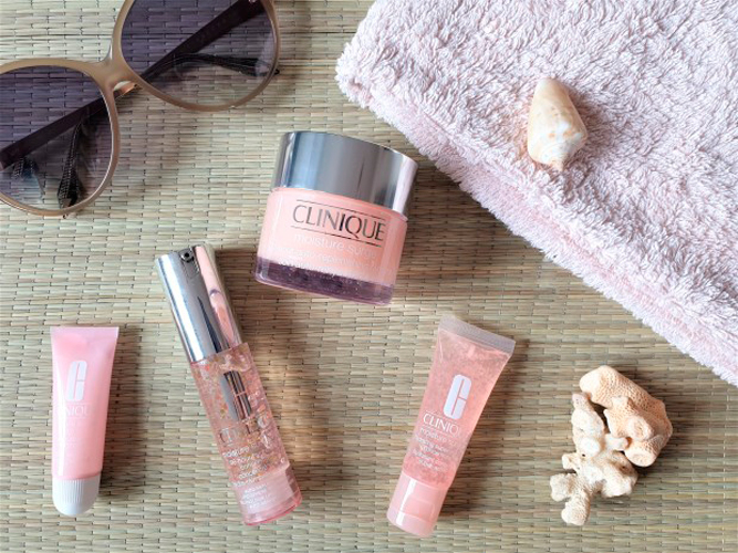 clinique-moisture-surge-lip-arte3