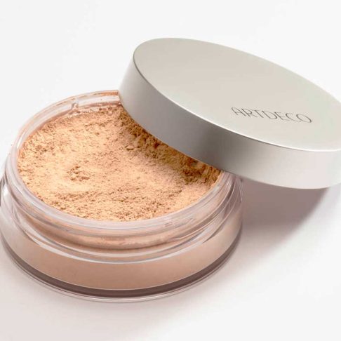 Alternative view of Mineral Powder Foundation # 4 Light Beige (copia)